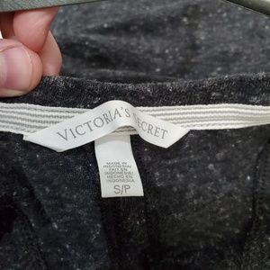 Victoria's Secret Tops - Victoria's Secret tank Victoria's Secret Tops - Victoria's Secret tank